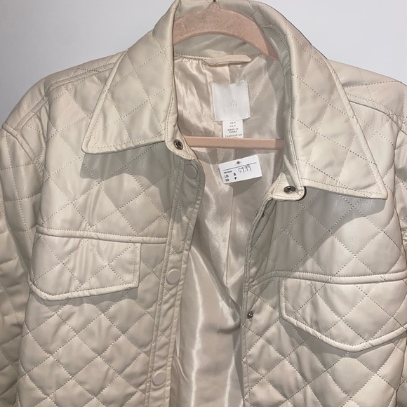 H&M Quilted Button Up with Belt, Size Small, NWT - Picture 4 of 6